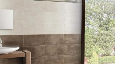 Smart_Beige_and_Taupe_Wall_Tiles_in_Beautiful_Bathroom_grande (1)